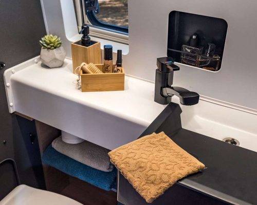 csm_kta-knaus-2024-2025-boxlife-pro-600-interieur-7028-pflegen_fad38fb1b3