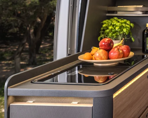 kta-knaus-2024-2025-boxlife-pro-600-interieur-6961-kochplatte